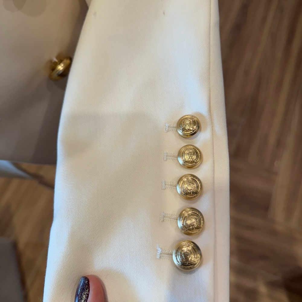 Chic Cream Blazer with Gold Accents - Picture 3 of 7